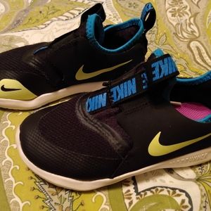 Nike Flex Runner Pull-On Sneaker Little boys 10